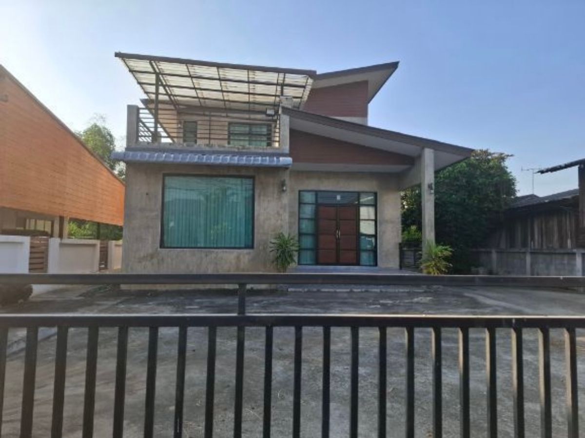 ขาย บ้านเดี่ยว สร้างใหม่ สวย สไตล์ Loft แนวปูนเปลือย ติดถนน เส้น 1006 ทำเลดี แหล่งชุมชน เปิดร้าน ทำสตูดิโอได้ แถมแอร์ 7 เครื่อง