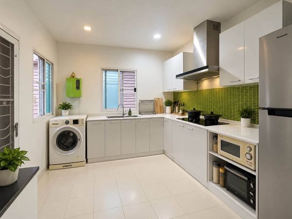 3bedroom 3bathroom detached house in Muang Thong Thani, near the expressway entrance. 