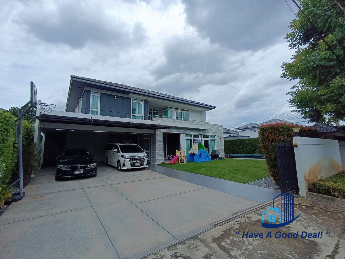 163 sq wa, newly renovated, fully extended, with swimming pool, maid's room, parking for 4 cars 163 sq wa, newly renovated, fully extended, with swimming pool, maid's room, parking for 4 cars