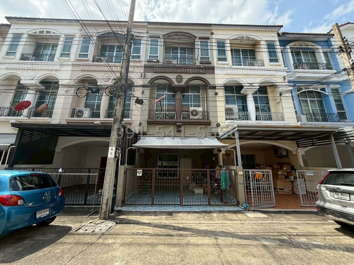 3-storey townhome for sale at the area of 21.2 sq.who, 3 bedrooms, 4 water, Ban Klang, Chokchai 4 furniture, Built-in