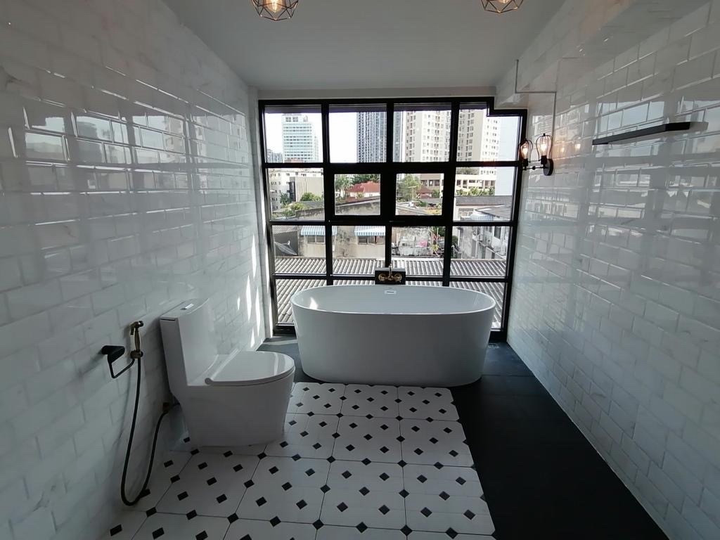 Townhouse for rent, good location, near BTS Punnawithi, Bang Chak, Sukhumvit 101/1, very convenient to travel. Townhouse for rent, good location, near BTS Punnawithi, Bang Chak, Sukhumvit 101/1, very convenient to travel.