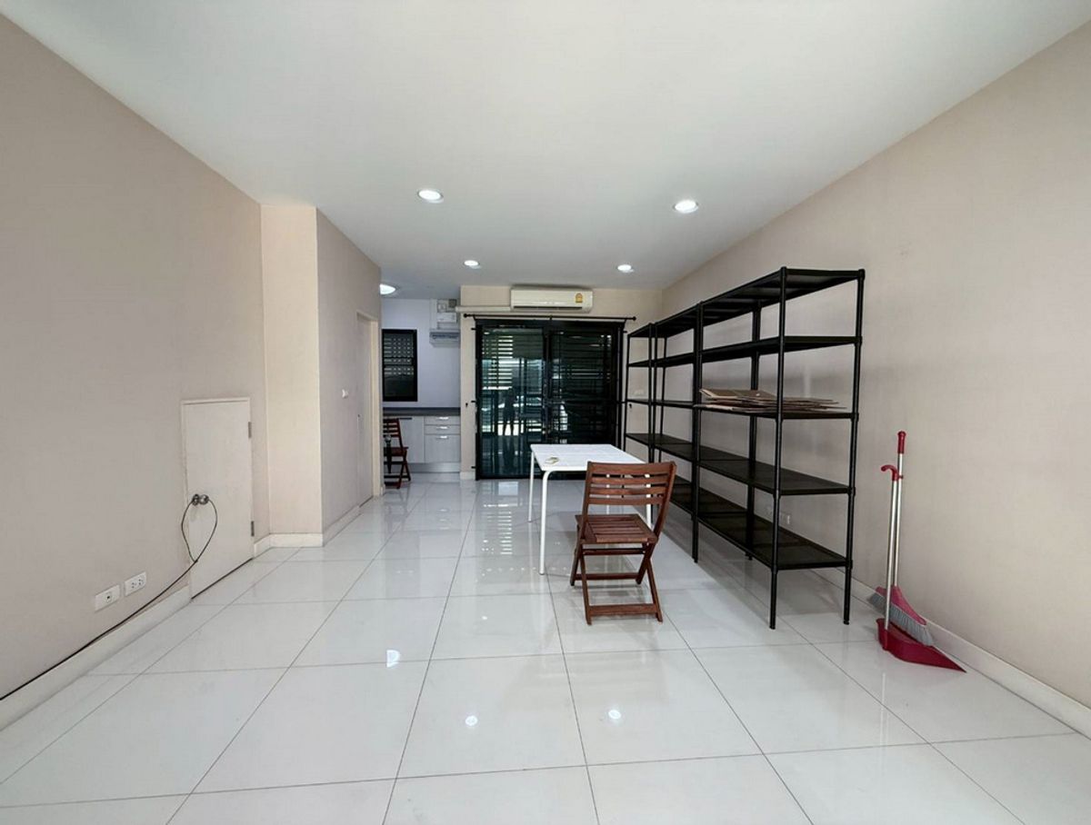 สอบถามโทร : 091-060-1637 บ้านกลางเมือง รัตนาธิเบศร์ ขายทาวน์โฮม 3 ชั้น หน้ากว้าง 5 เมตร 18.1 ตารางวา 3 ห้องนอน 3 ห้องน้ำ ใกล้ MRT แยกนนทบุรี 1 ใกล้เซ็นทรัล รัตนาธิเบศร์ – รูปที่ 2