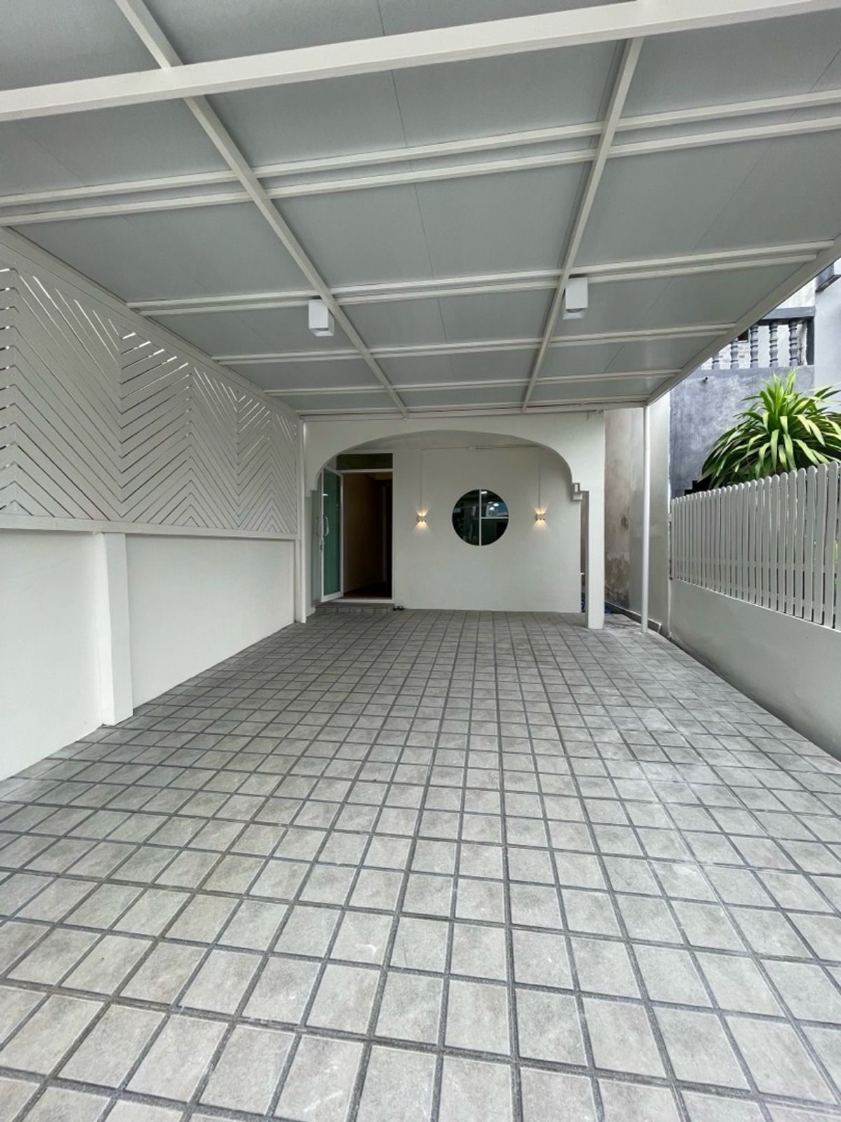 ทาวเฮ้าส์ 2 ชั้น ปรับปรุงใหม่ ร่มเกล้า 21 ใกล้สนามบินสุวรรณภูมิ  – รูปที่ 2