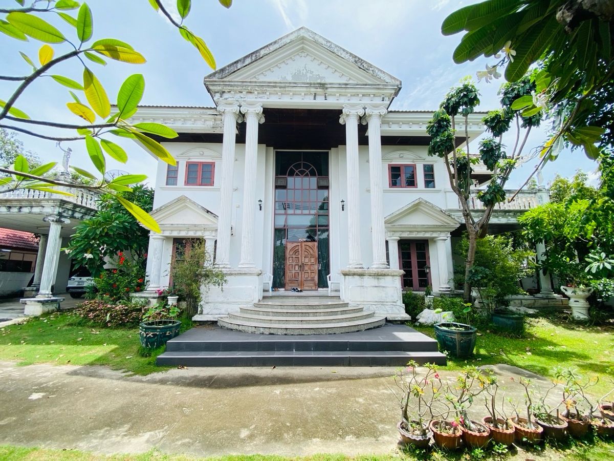 Selling for only 28.9 million baht, large detached house for sale, 2 alleys intersecting each other. Wachiratham Sathit 44 โ Sukhumvit 101/1 Phra Khanong, Bangkok, city center location, near BTS, near BITEC Bangna, True Digital Park and expressway entranc Selling for only 28.9 million baht, large detached house for sale, 2 alleys intersecting each other. Wachiratham Sathit 44 โ Sukhumvit 101/1 Phra Khanong, Bangkok, city center location, near BTS, near BITEC Bangna, True Digital Park and expressway entranc