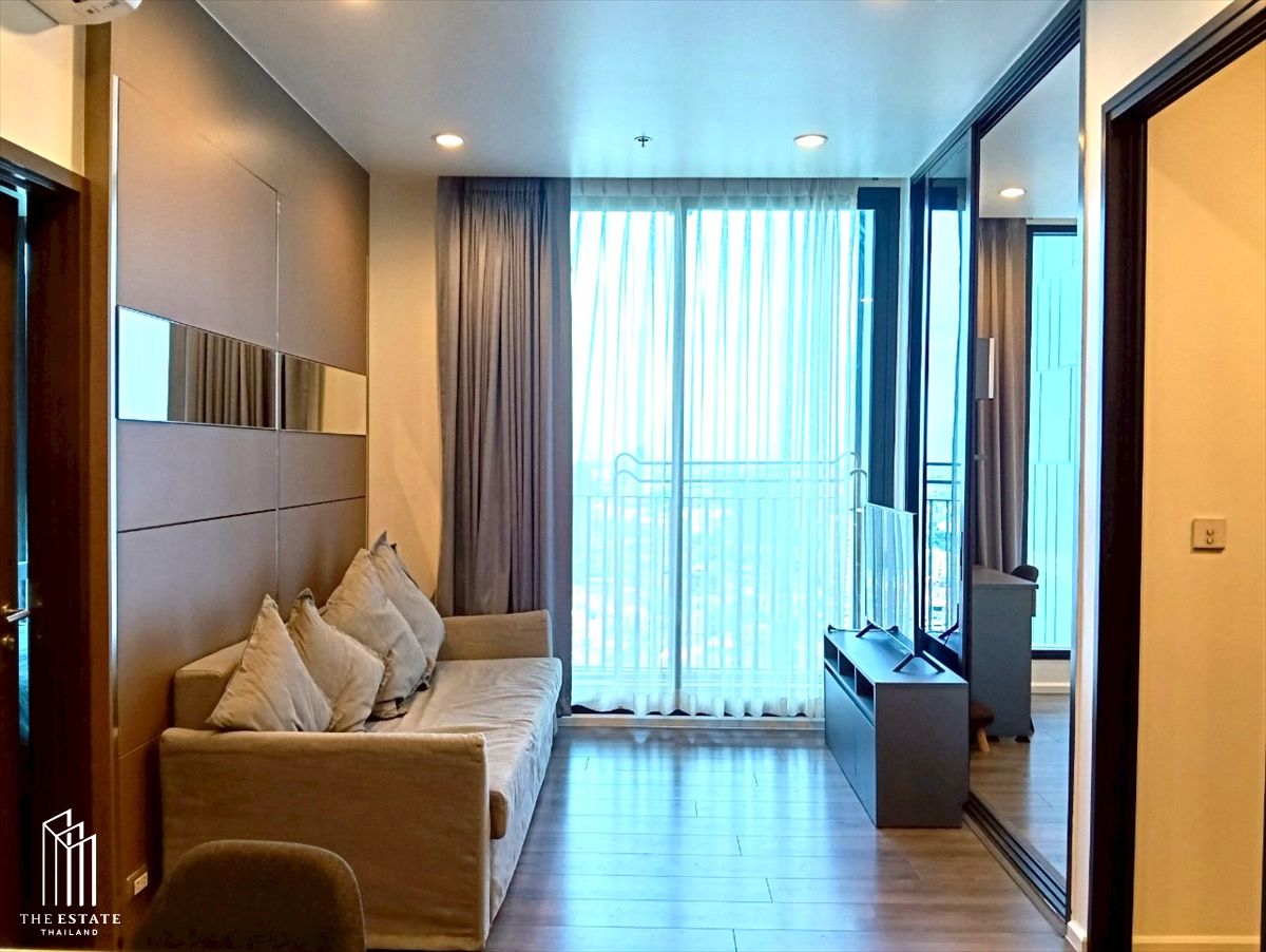 For Rent WhizDom Essence near BTS Punnawithi high view 51.6 SQ.M. 2 Bedroom @35,000 BAHT For Rent WhizDom Essence near BTS Punnawithi high view 51.6 SQ.M. 2 Bedroom @35,000 BAHT