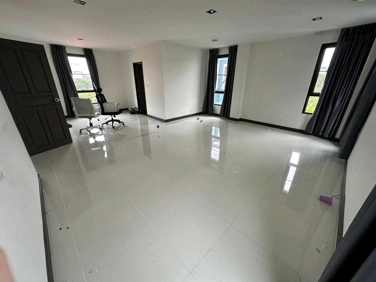 🏠 ให้เช่า บ้าน / โฮมออฟฟิศ / สำนักงาน ทำเล: ระหว่าง MRT สุทธิสาร และ MRT ห้วยขวาง – รูปที่ 4