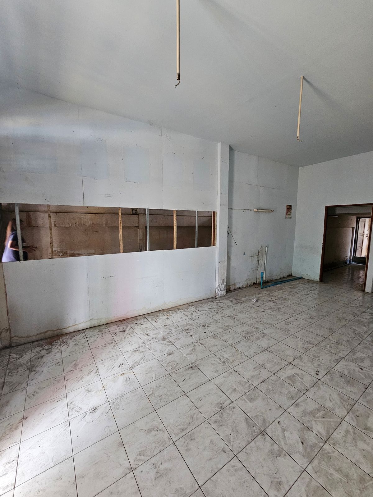 Two-story commercial building with three adjoining units for rent in the heart of Hat Yai on Saeng Chan Road, near Kim Yong Market! – รูปที่ 4