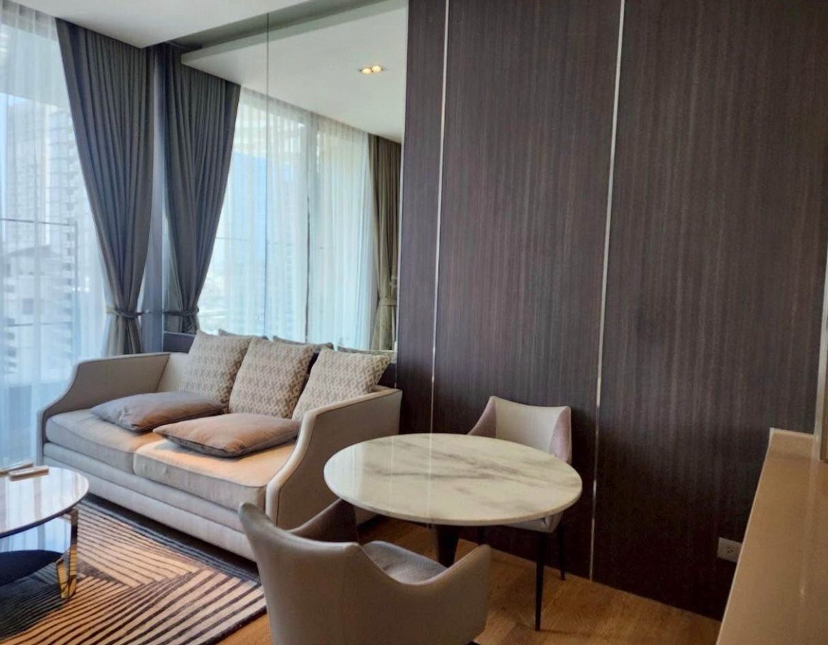 For Rent: Saladaeng One Condo
📍 Prime Location: Only 620 meters from MRT Lumphini For Rent: Saladaeng One Condo
📍 Prime Location: Only 620 meters from MRT Lumphini