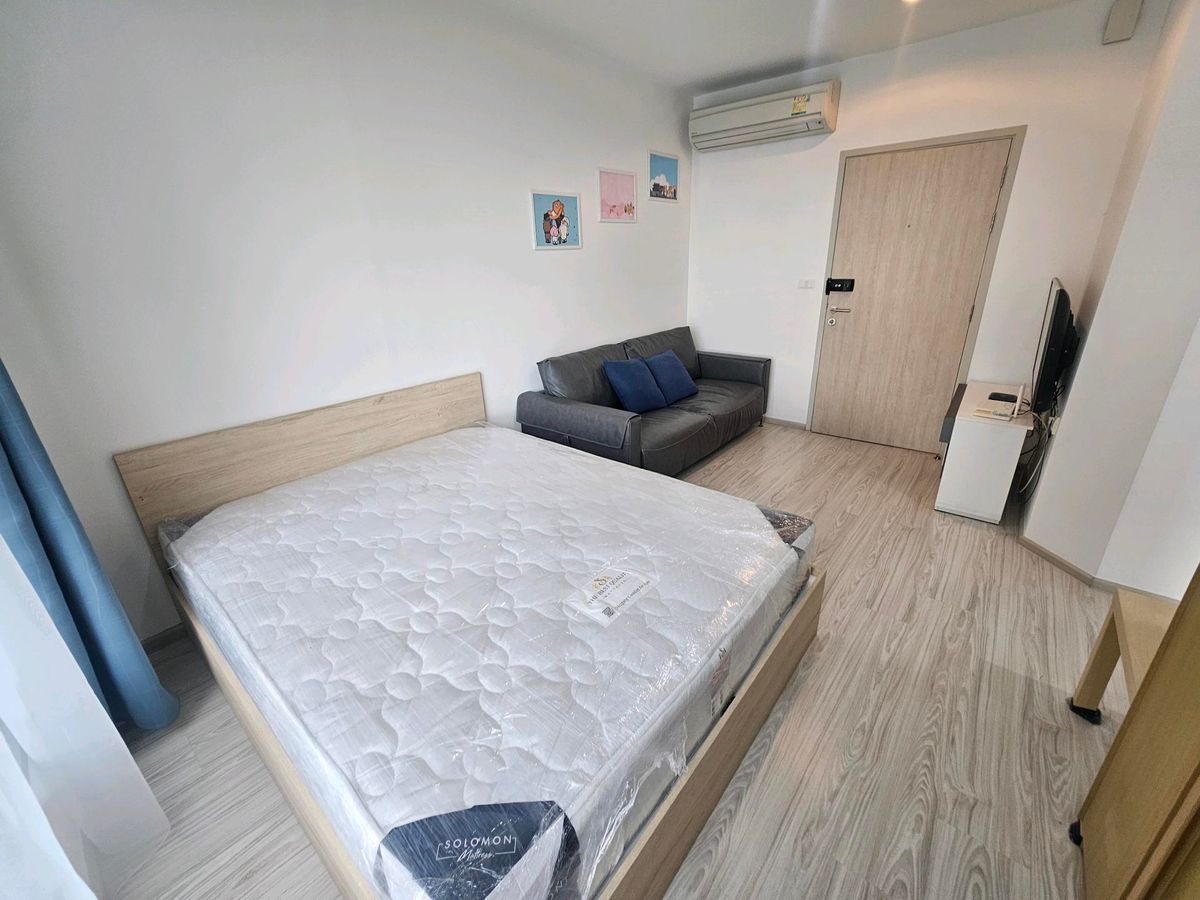 The new room has never been rented. The new futon rental studio ID Omobi Sukhumvit Easket.