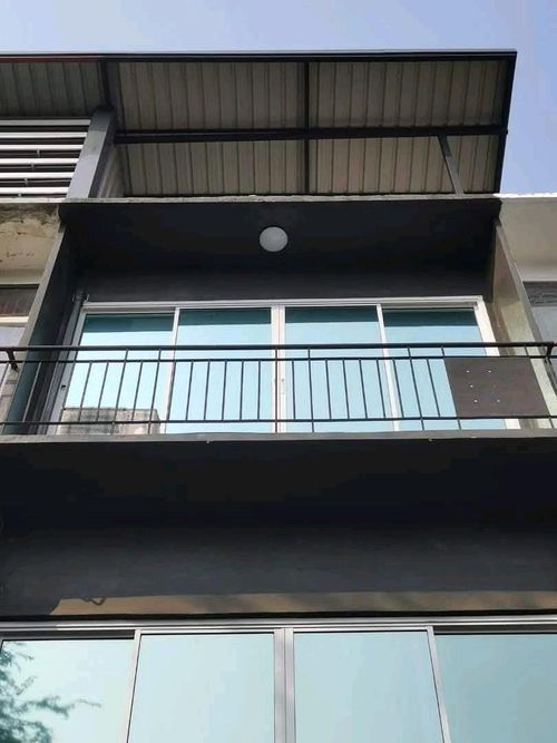 🚗 Location and travel Enter the alley from Prachachuen Road, only 200 meters. Convenient to travel to many routes.
