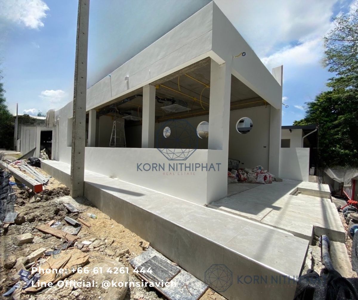 Rent a shop, 70 sq.m., Asoke, Sukhumvit, Bangkok for easy decoration business, beautiful design, 3 car parking Rent a shop, 70 sq.m., Asoke, Sukhumvit, Bangkok for easy decoration business, beautiful design, 3 car parking