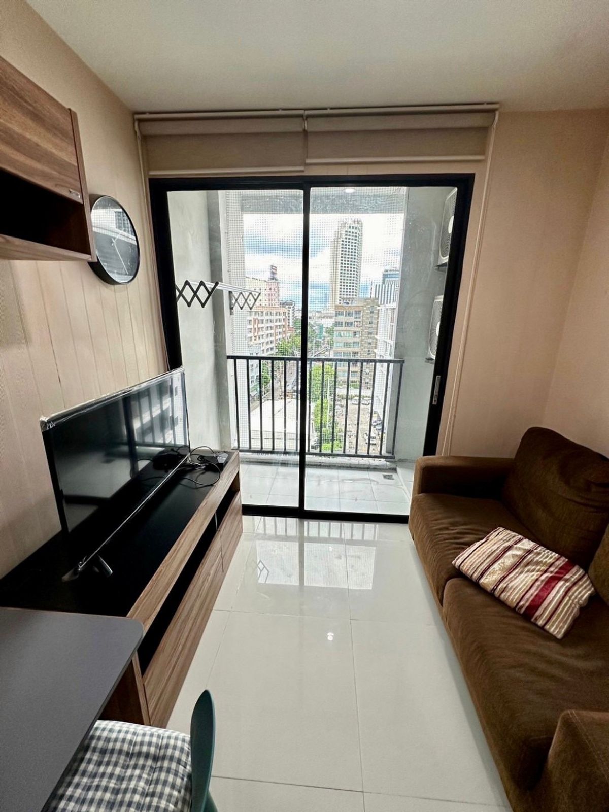 Rent and sell Metro Sky Ratchada. Interested. Contact Line: 0889656914 Hurry and say hello. Rent and sell Metro Sky Ratchada. Interested. Contact Line: 0889656914 Hurry and say hello.