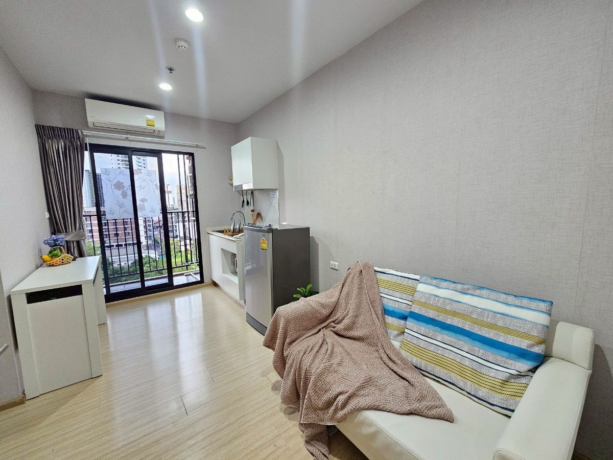 วางฝันได้ตามใจที่โต๊ะเขียนหนังสือพับได้ เดินทางไปมธสะดวก คอนโด Plum Condo Pinklao Station