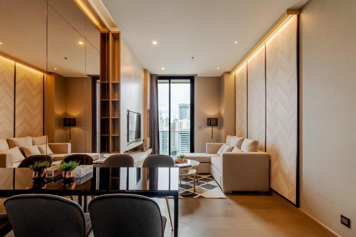 Luxurious in the heart of Asoke! The ESSE Singha Complex 2 Bedroom 77 sq.m.