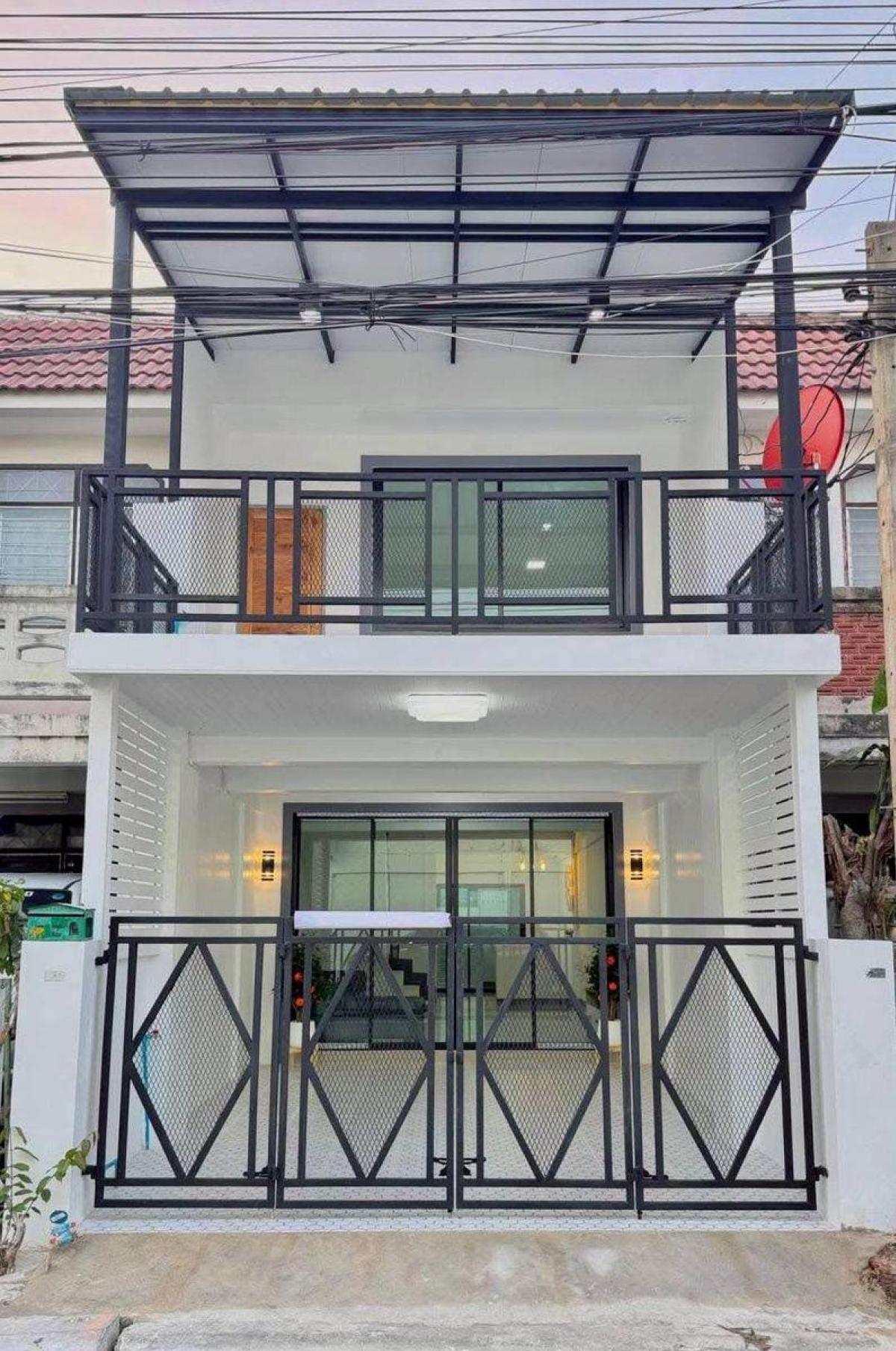 ขายทาวน์เฮาส์ 2 ชั้น พื้นที่ 17 ตารางวา ซอยเรวดี 57 เมืองนนทบุรี นนทบุรี ตลาดขวัญ เมืองนนทบุรี นนทบุรี CX-127676