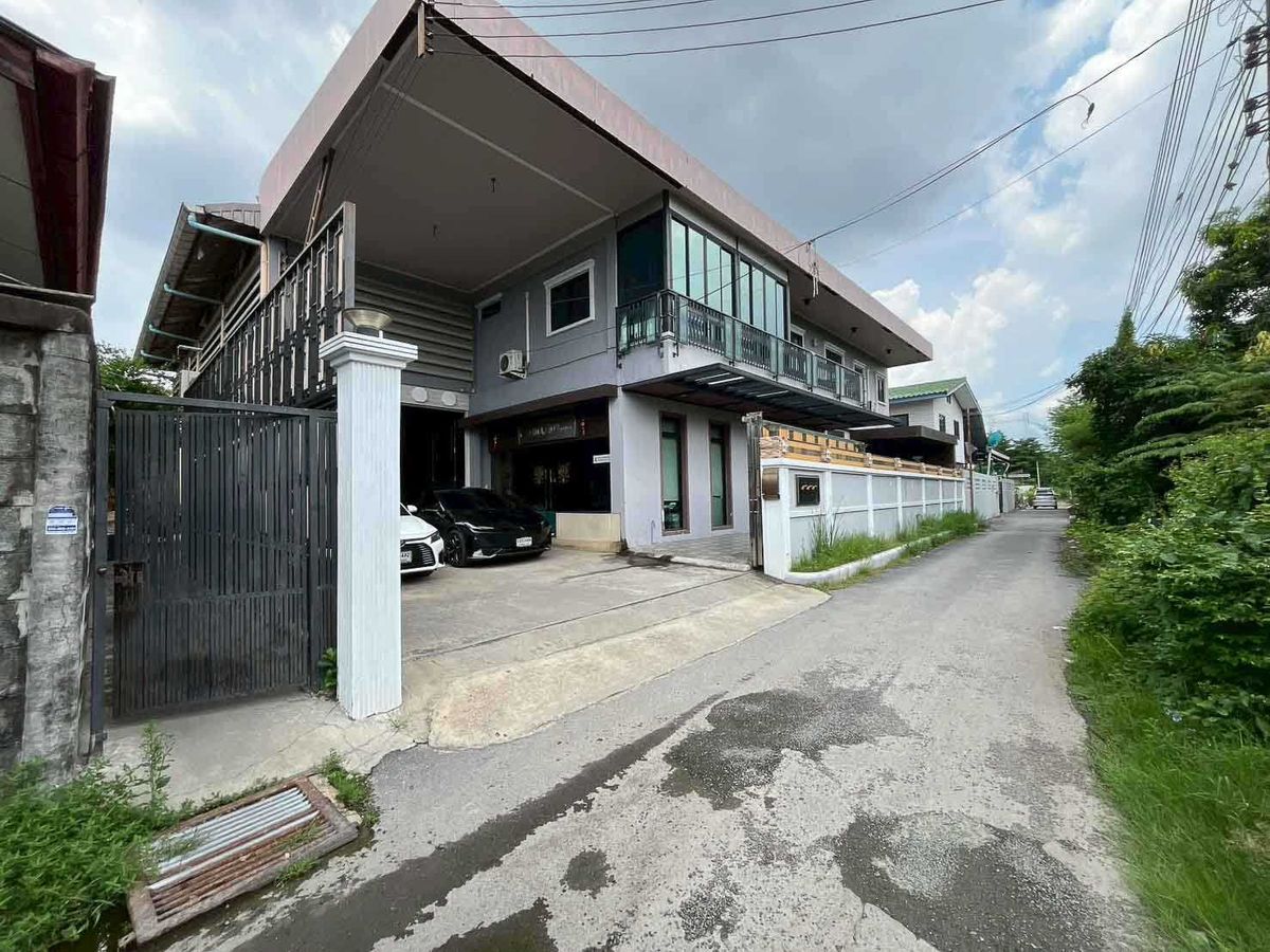 ขายบ้านเดี่ยวพร้อมออฟฟิศ และโกดัง ขนาด 198 ตร.ว. ใกล้ เซ็นทรัล รามอินทรา ขายบ้านเดี่ยวพร้อมออฟฟิศ และโกดัง ขนาด 198 ตร.ว. ใกล้ เซ็นทรัล รามอินทรา