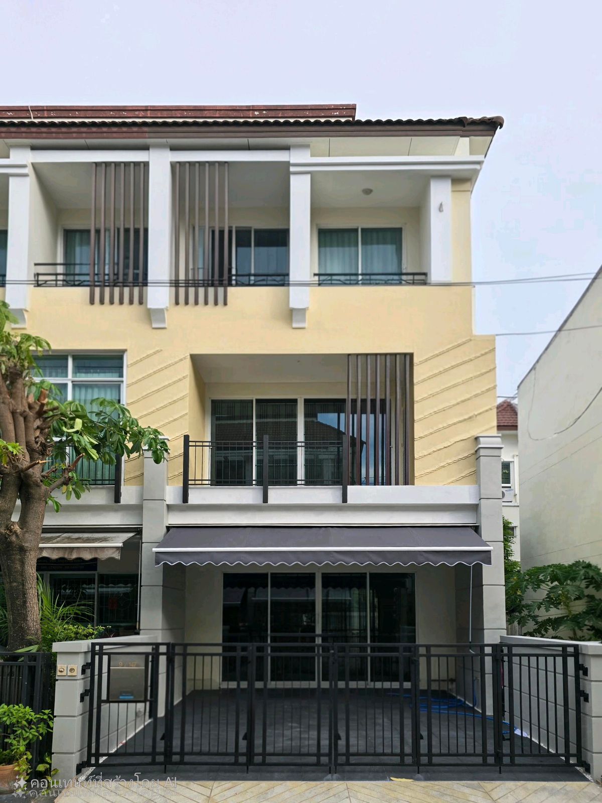 3-story townhome for sale, corner unit, Baan Klang Muang project. Urbanian Kaset - Nawamin 2, Soi Lat Pla Khao 79 3-story townhome for sale, corner unit, Baan Klang Muang project. Urbanian Kaset - Nawamin 2, Soi Lat Pla Khao 79