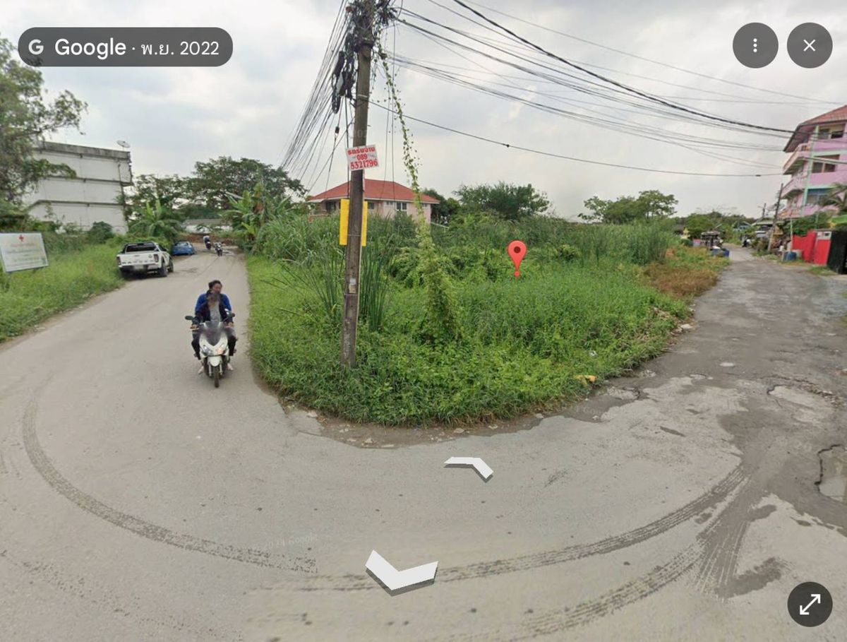 Beautiful land for sale, Ekachai Road, Bang Bon, Soi Supahan 3, area 383 square wah, price 12.5. Interested please contact Khun Pui 089-920-9893.
