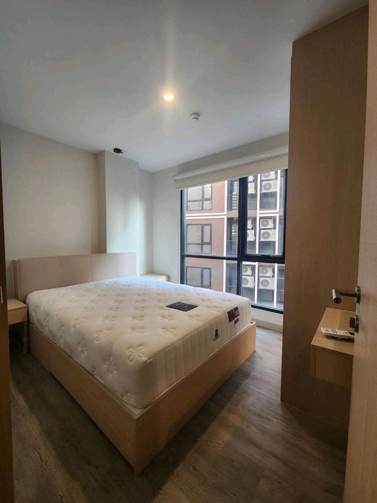 🔥 Condo rental The Shade, Sathorn 1, 4th floor, new room, size 35 sqm. 1 bedroom south, pool view