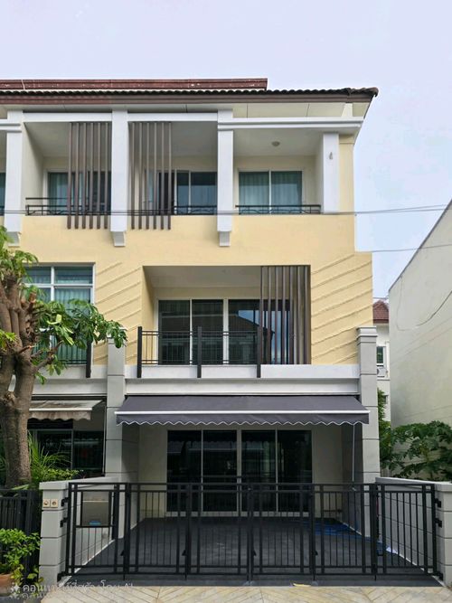 ขายทาวน์โฮม 3 ชั้น หลังมุม โครงการบ้านกลางเมือง เออร์บาเนี่ยน เกษตร - นวมินทร์ 2ซอยลาดปลาเค้า 79
