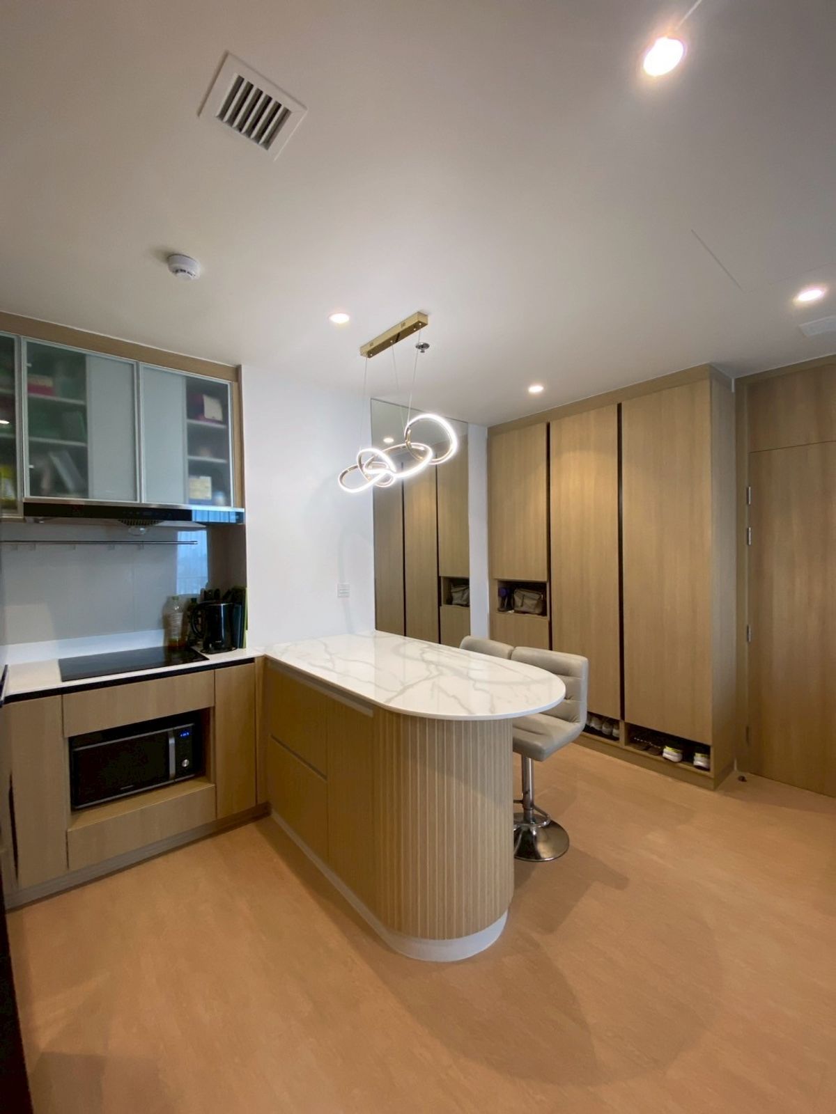 ขายพร้อมผู้เช่า --Condo Pet-Friendly-- คอนโด Maru ลาดพร้าว 2 ห้องนอน 2 ห้องน้ำ เลี้ยงสัตว์ได้ ขายพร้อมผู้เช่า --Condo Pet-Friendly-- คอนโด Maru ลาดพร้าว 2 ห้องนอน 2 ห้องน้ำ เลี้ยงสัตว์ได้