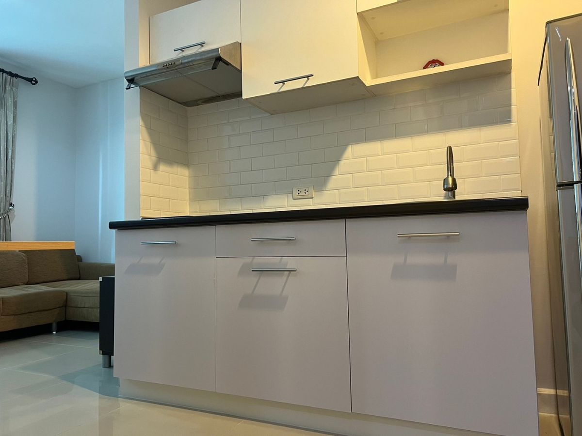 The condo can walk to the electric train, not strong, big room, shady atmosphere. The condo can walk to the electric train, not strong, big room, shady atmosphere.