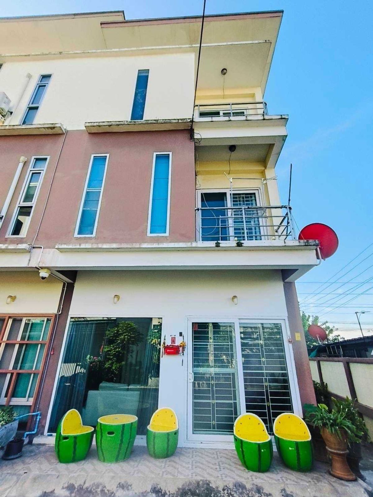 ขายทาวน์โฮม หมู่บ้านเพอร์เฟคเฮ้าส์ ถนน ถนนเศรษฐกิจ 1 175 ตร.ม. ขายทาวน์โฮม หมู่บ้านเพอร์เฟคเฮ้าส์ ถนน ถนนเศรษฐกิจ 1 175 ตร.ม.