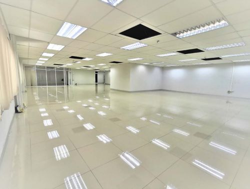 อาคารให้เช่าใกล้ MRT เพชรบุรี: เหมาะสำหรับสำนักงานและโชว์รูม