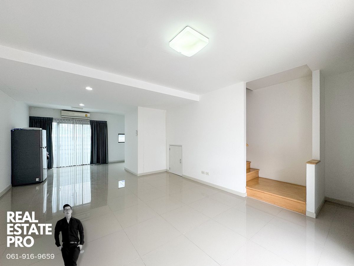 3-Storey Townhome — Never Lived In! – รูปที่ 4
