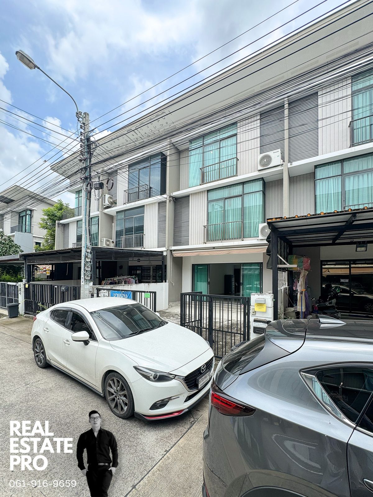 3-Storey Townhome — Never Lived In! – รูปที่ 2