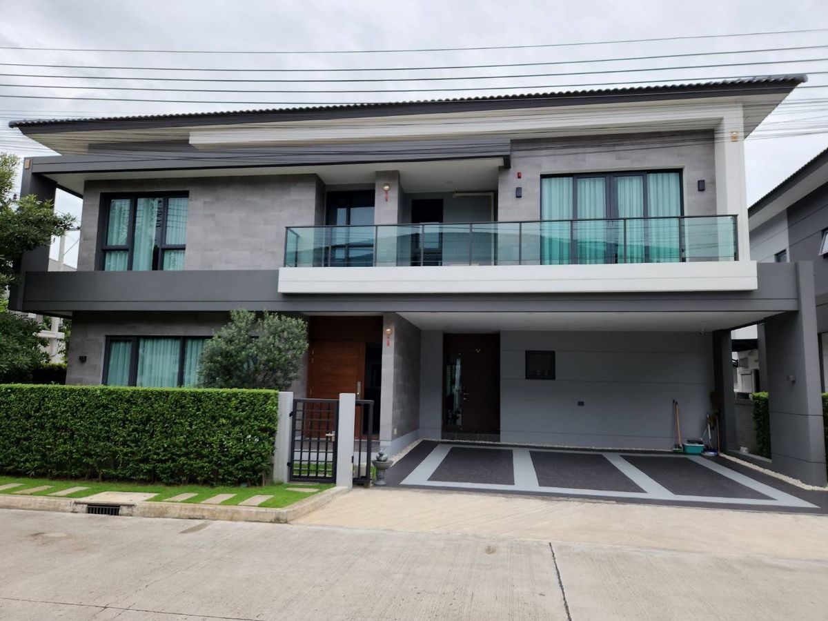 For Sale The City Bangna - A Luxurious Corner House on the Main Road