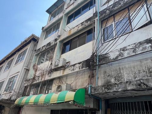 Commercial building for rent near BTS Asoke
