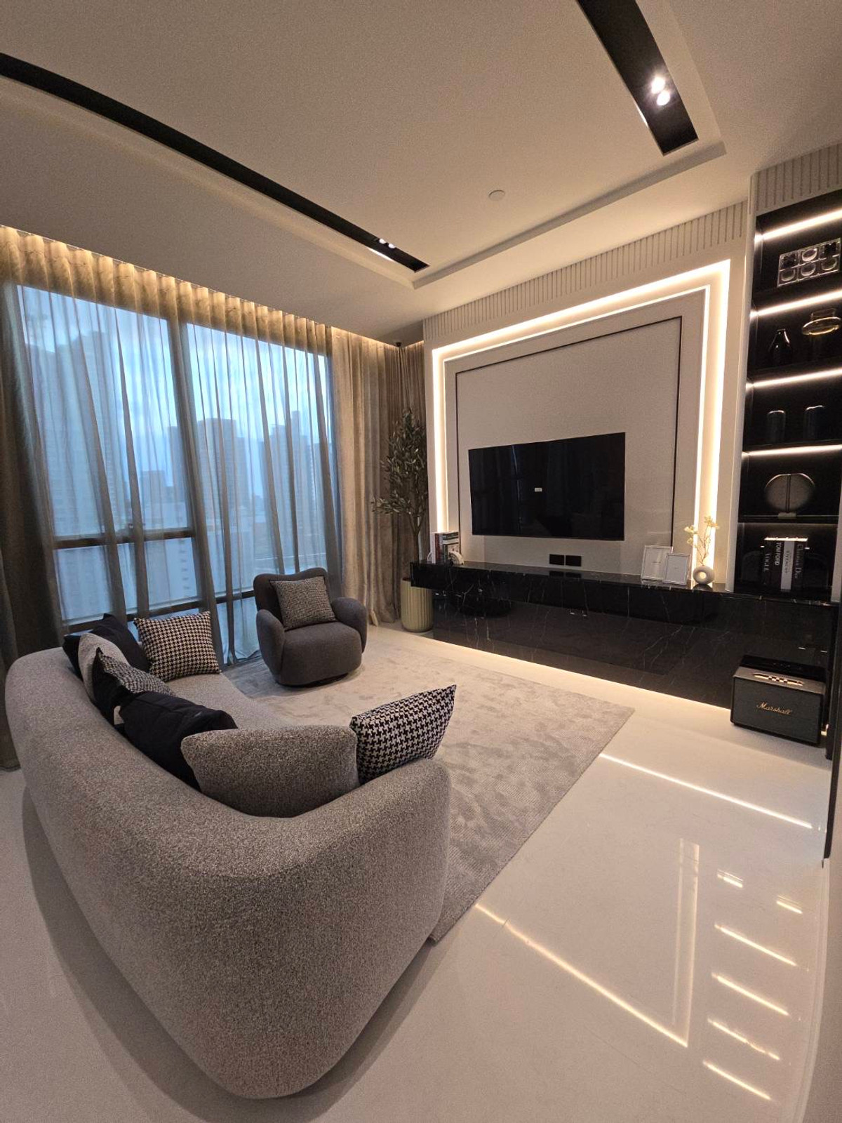 (For Rent) The Bangkok Thonglor – Luxury Condo near BTS Thong Lor Spacious unit in an excellent location, complete with full facilities.