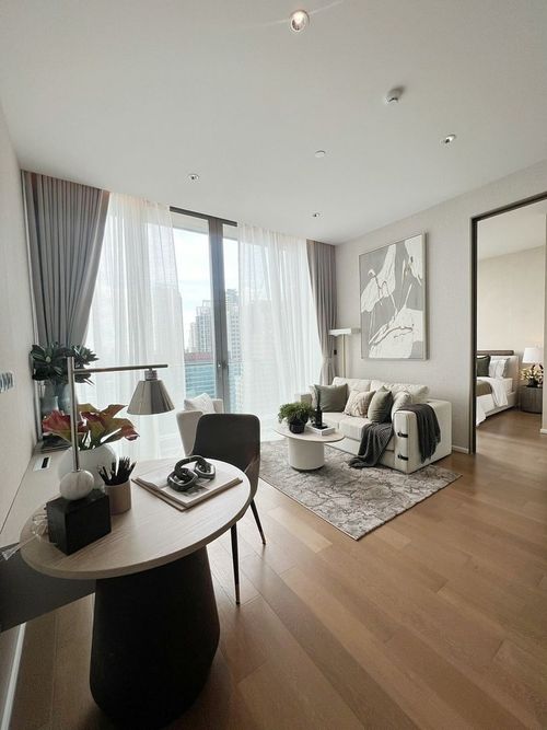 (For Sale) KRAAM Sukhumvit 26 – Luxury Condo near Phrom Phong Comfortable sized unit in an excellent location, complete with full facilities.