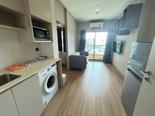 For sale/rent near the Blue Line and Airport Link