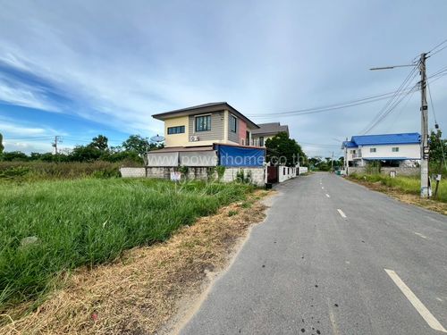 ที่ดินเปล่าถมแล้ว  ใกล้มหาวิทยาลัยธรรมศาสตร์ศูนย์รังสิต ถนนเชียงราก ต.เชียงรากใหญ่ อ.สามโคก จ.ปทุมธานี