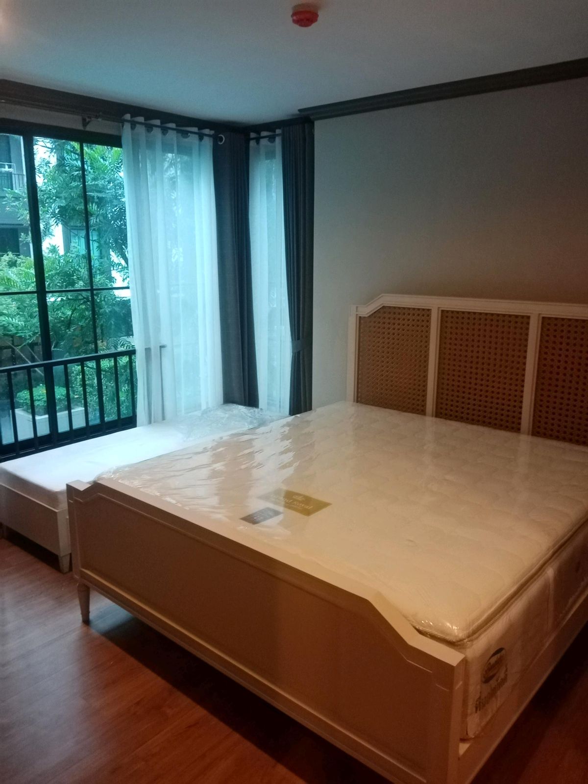 The Reserve Kasemsan 100 sq.m. Please add LINE ID @806qphgn o8415o5483