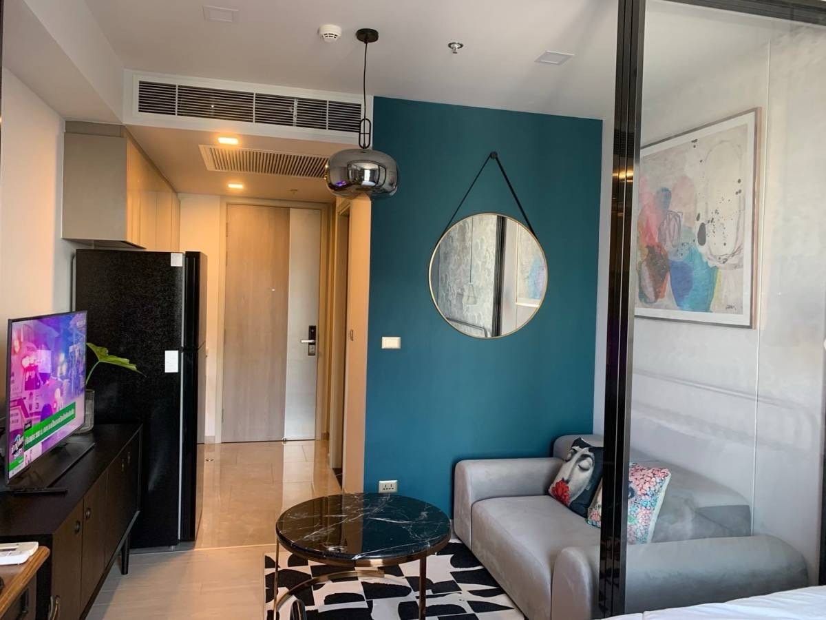 One 9 Five condo for rent 