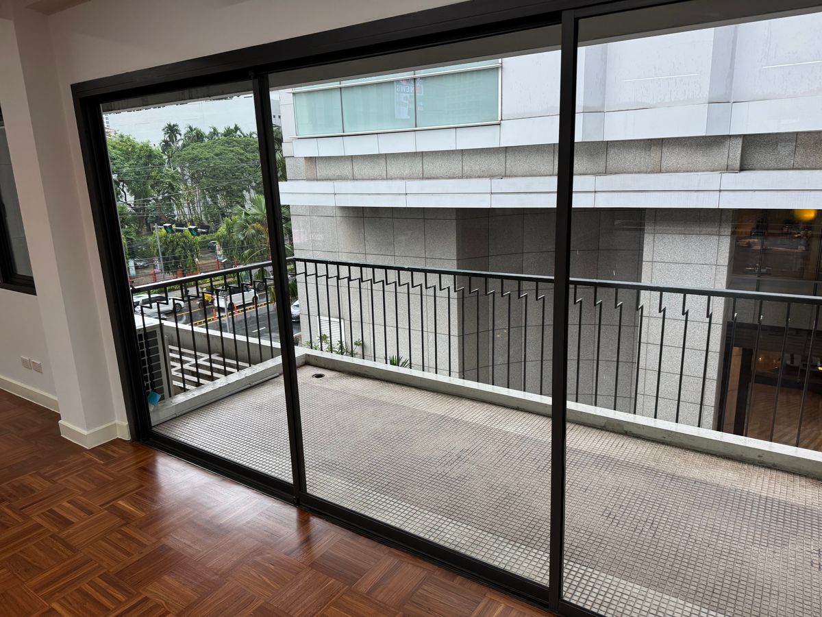 ให้เช่า สำนักงาน ใกล้ MRT สุขุมวิท เชื่อม BTS อโศก แอร์เปิดปิดได้เอง – รูปที่ 3