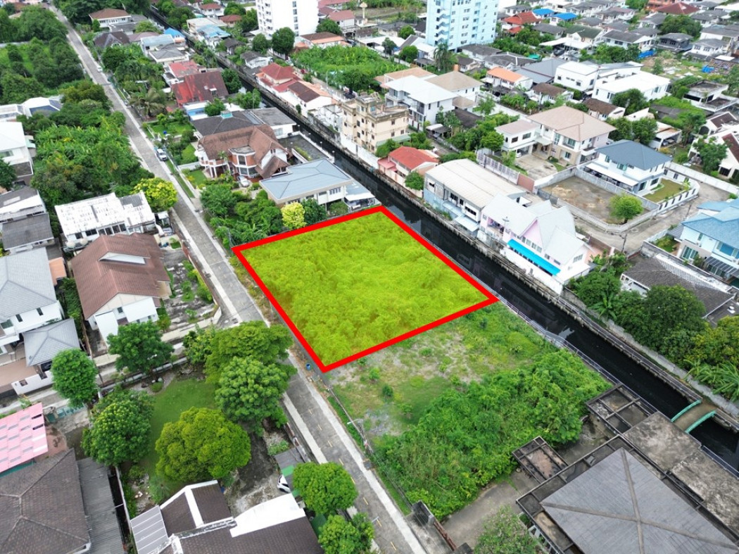 Land for sale, Soi Lat Phrao 115, size 304 sq w, close to Lat Phrao Road, only 850 m. DD Land for sale, Soi Lat Phrao 115, size 304 sq w, close to Lat Phrao Road, only 850 m. DD