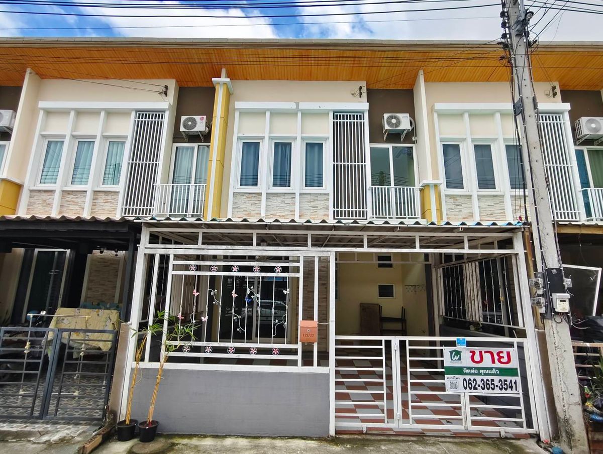Townhouse for sale Golden Town Village 2 Rama 2 Soi Phanthai Norasing, just 900 meters from Rama 2 Road, Samut Sakhon Townhouse for sale Golden Town Village 2 Rama 2 Soi Phanthai Norasing, just 900 meters from Rama 2 Road, Samut Sakhon