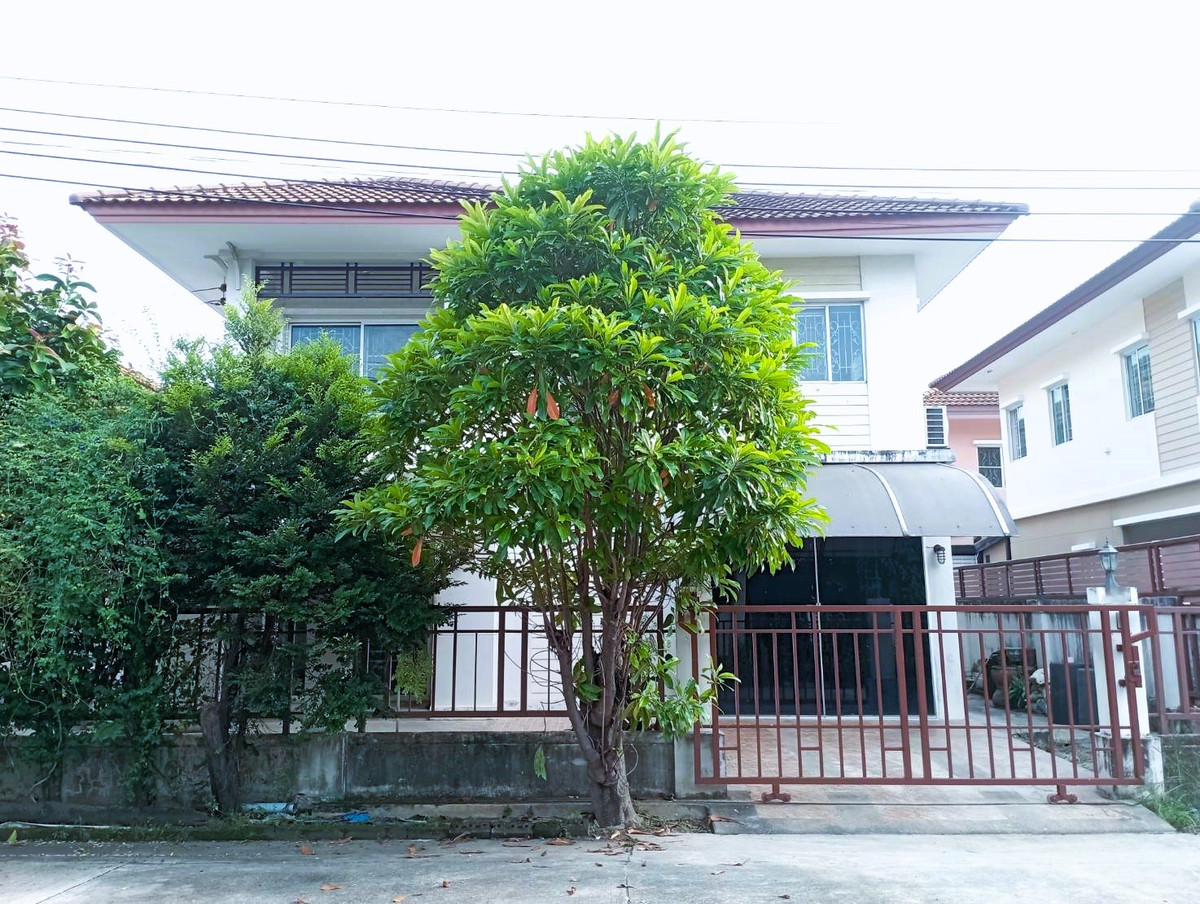 KH0108 sells 2 storey detached houses, Pruksa Village 11, Rattanathibet-Ratchaphruek Tha It, near Central Vestal, only 10 minutes. There is a bedroom below for the elderly or for work. KH0108 sells 2 storey detached houses, Pruksa Village 11, Rattanathibet-Ratchaphruek Tha It, near Central Vestal, only 10 minutes. There is a bedroom below for the elderly or for work.