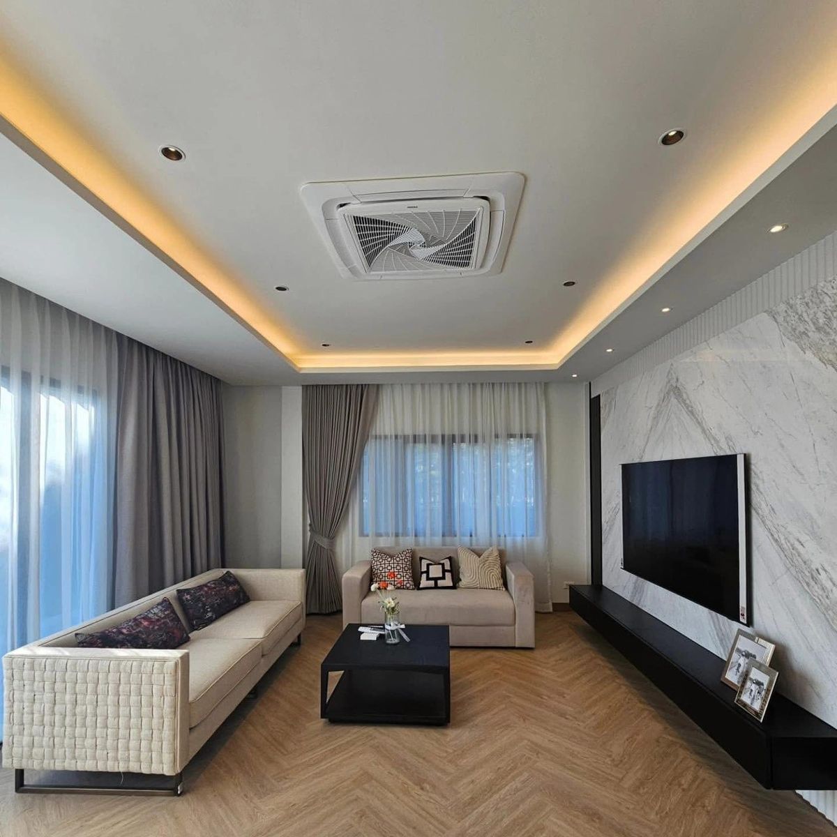 ♦ Swimming Pool View ♦ บ้านเดี่ยว 2 ชั้น 74.40 ตร.ว., 299.00 ตร.ม. | 4 ห้องนอน 5 ห้องน้ำ | ใกล้ เมกะ บางนา 5 นาที, โรงพยาบาลพริ้นซ์ สุวรรณภูมิ 14 นาที – รูปที่ 2