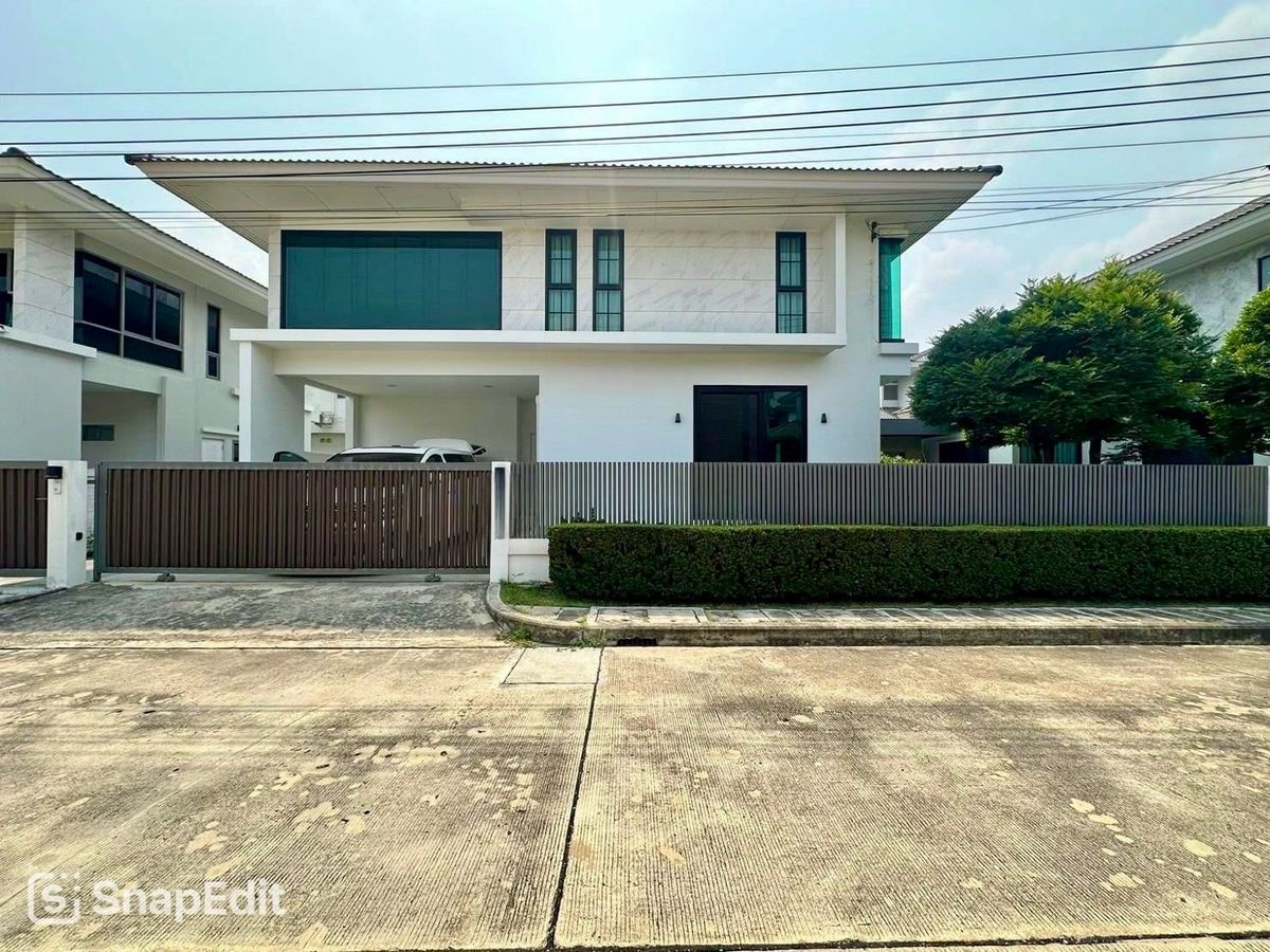 📢👇 Newly detached house in Krungthep Kreetha with easy access to leading shopping malls, top schools, hospitals, and excellent connectivity via major roads. 📢👇 Newly detached house in Krungthep Kreetha with easy access to leading shopping malls, top schools, hospitals, and excellent connectivity via major roads.