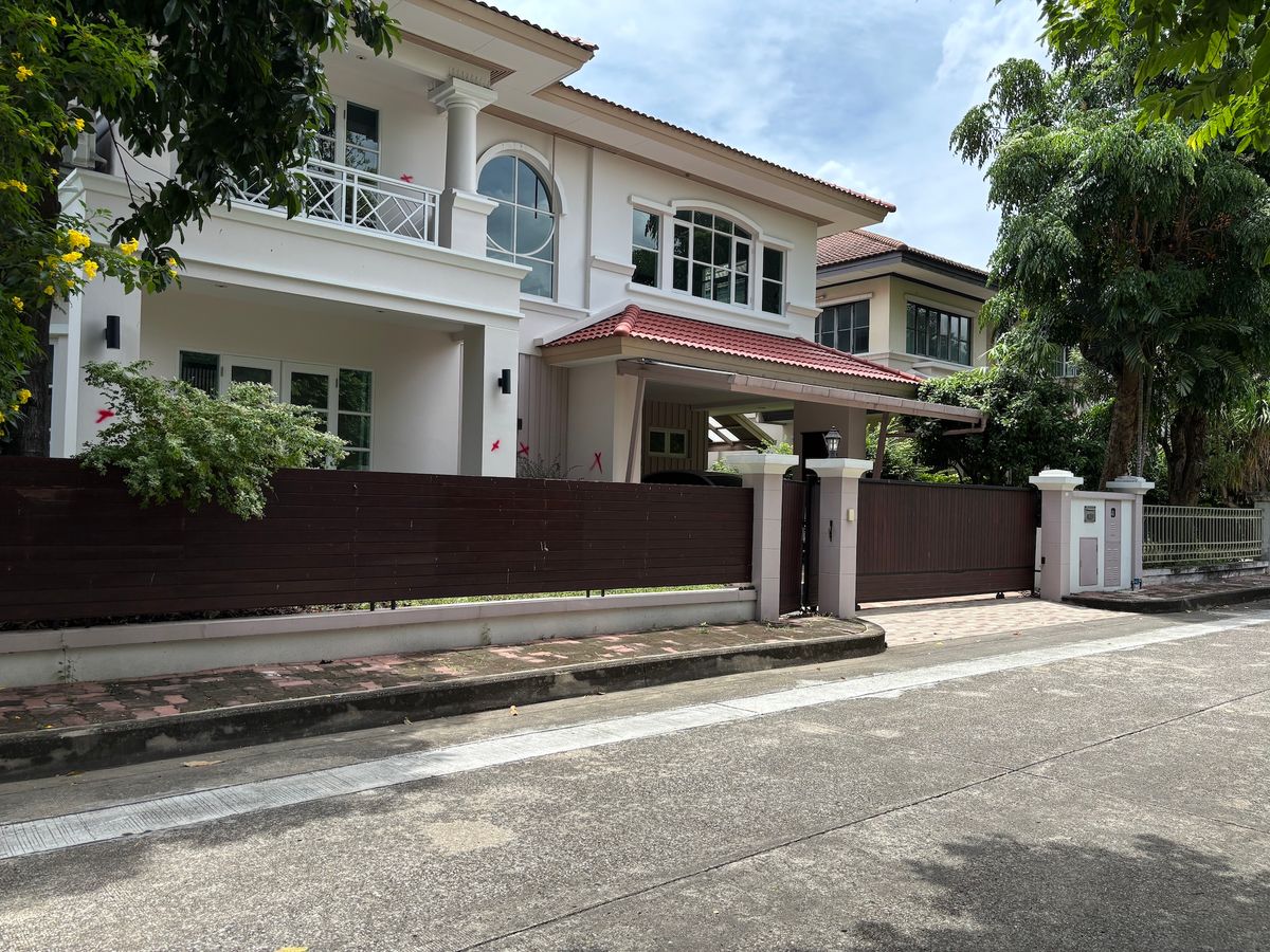 Detached house 81 sq.w., Prachaniwet area, near Bon Marche Market Village, electric wiring, soil, no electric pole, Thanee University