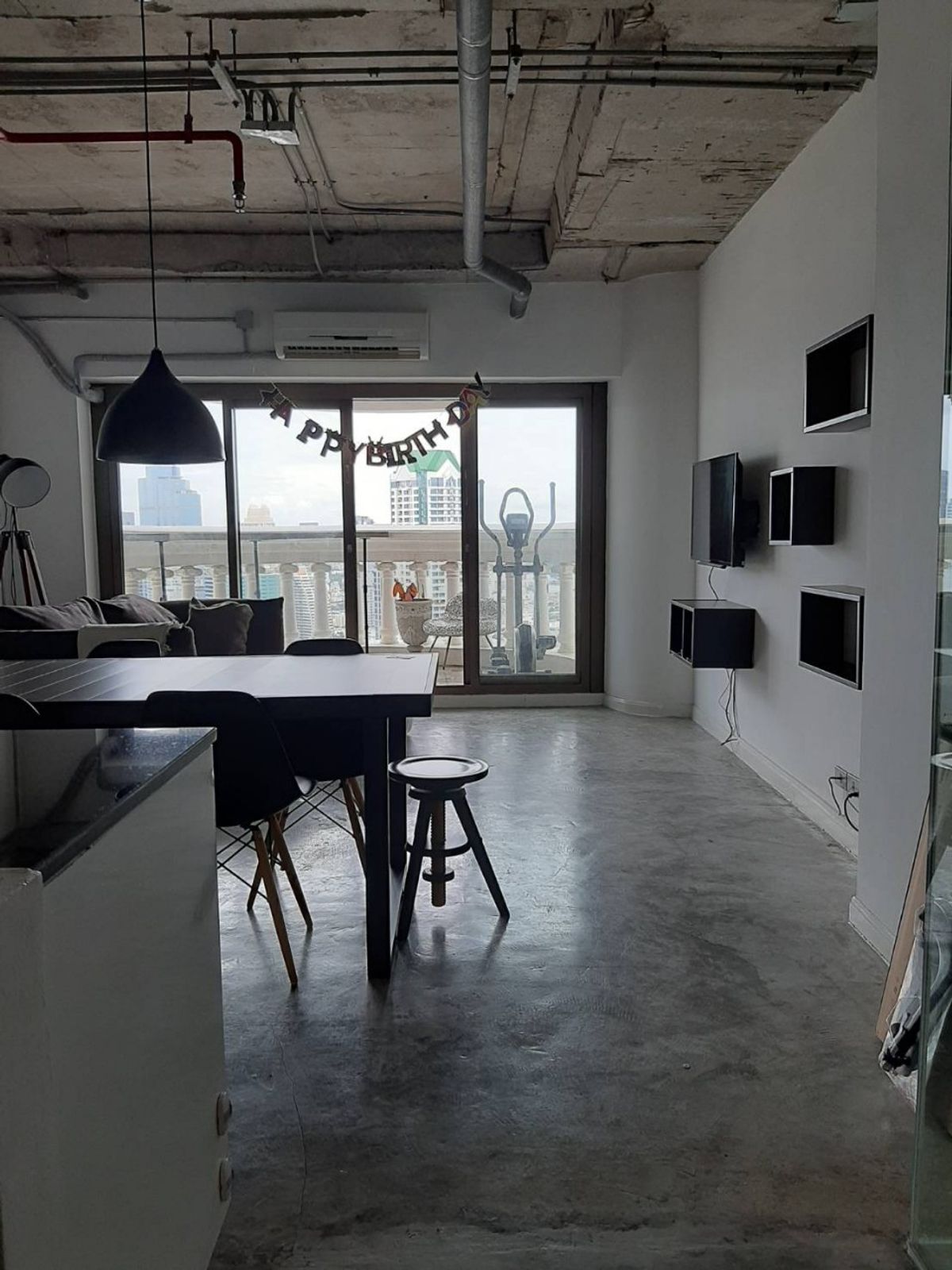 OMG160  < ว่าง 21 ก.ย. 69 >  ห้องสวย 2 ห้องนอน ติด รพ.เลิดสิน - ให้เช่า  [ State Tower ]
