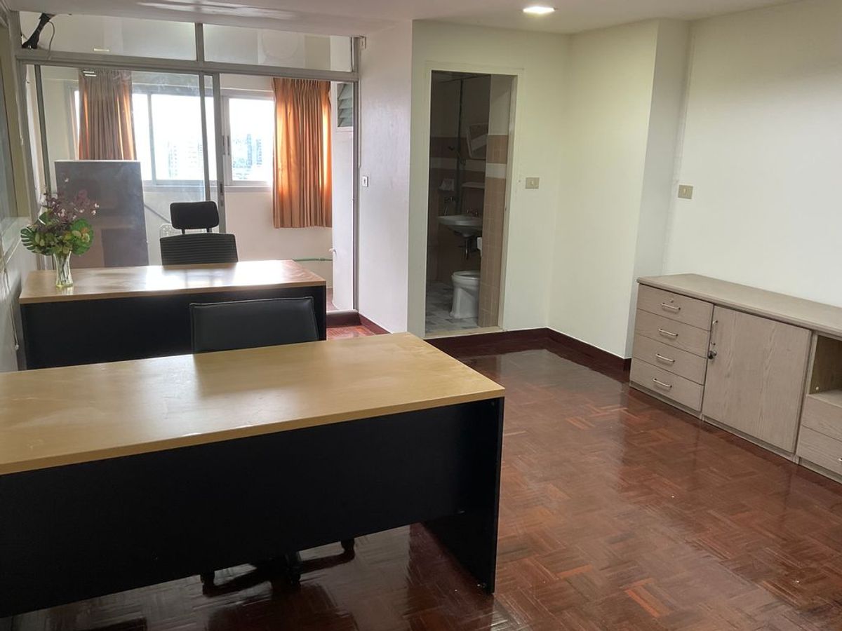 For Rent ITF Silom Condo 90 sqm. For Living / Office Near BTS , MRT ⭐️⭐️ For Rent ITF Silom Condo 90 sqm. For Living / Office Near BTS , MRT ⭐️⭐️