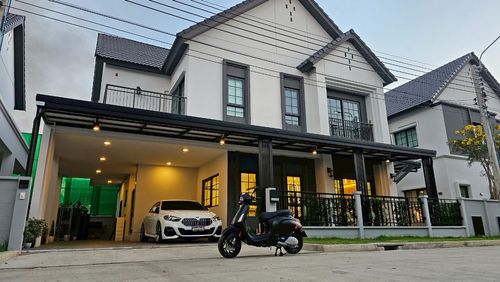 Luxury house for sale, ready to move in, Centro Bangna Village, fully furnished with built-in furniture (Property Code TH8-01225)