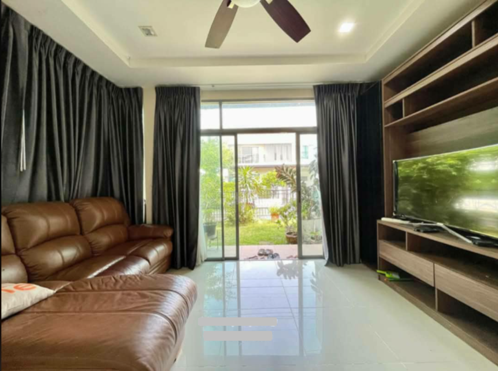 Spacious 3-Bed Home Near Suvarnabhumi – Your Perfect Place Awaits  Modern Living in Sukhumvit 77 – 3 Bed, 180 sqm House for Sale at 6.39M THB 0642748883