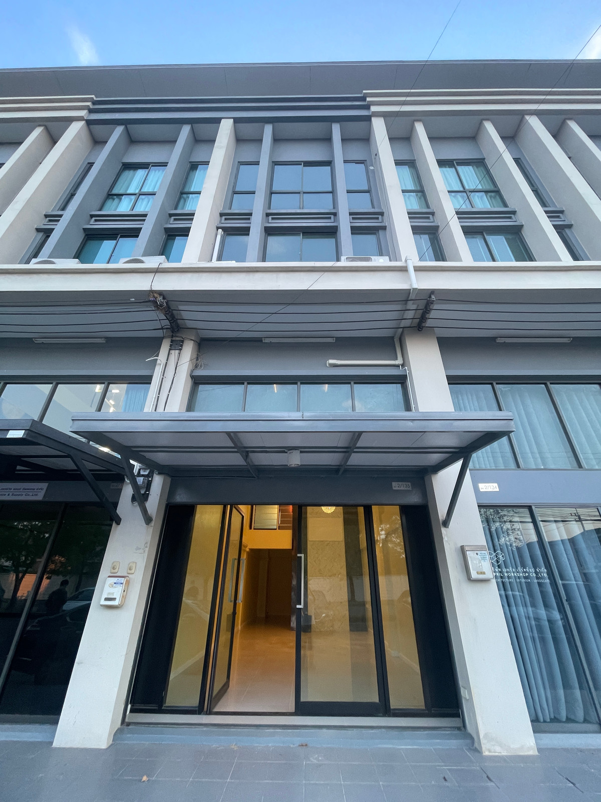 Rent a commercial building, Sena Avenue, Rangsit, Khlong 1, near Future Park Rent a commercial building, Sena Avenue, Rangsit, Khlong 1, near Future Park